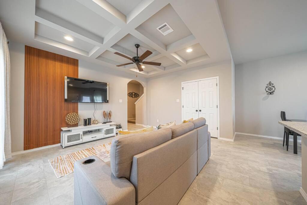Gorgeous, Brand New 3 Bedrooms Home- Built 2024, Near Seaworld & Lackland Afb Σαν Αντόνιο Εξωτερικό φωτογραφία