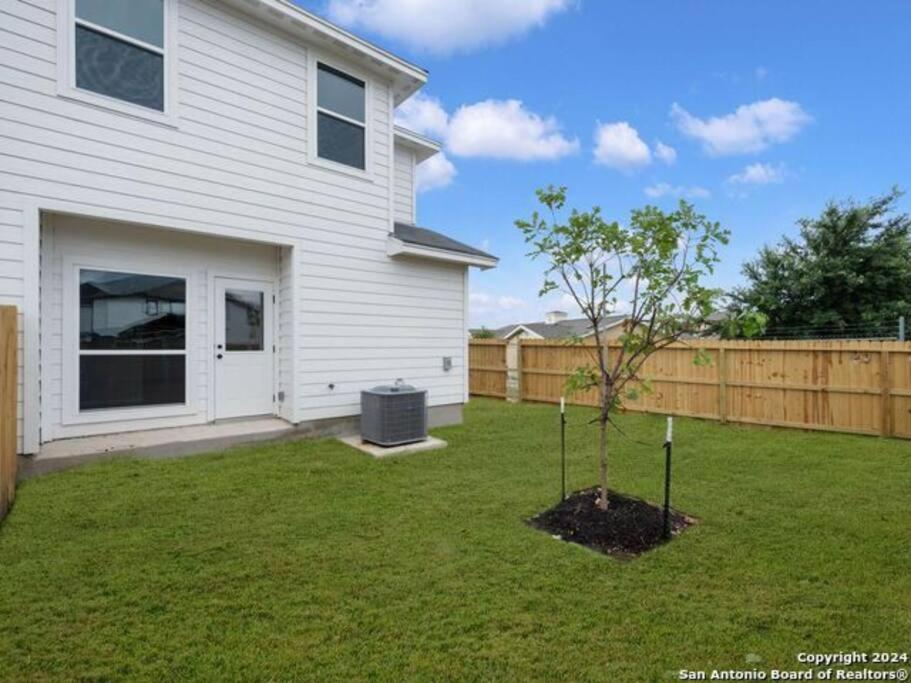 Gorgeous, Brand New 3 Bedrooms Home- Built 2024, Near Seaworld & Lackland Afb Σαν Αντόνιο Εξωτερικό φωτογραφία