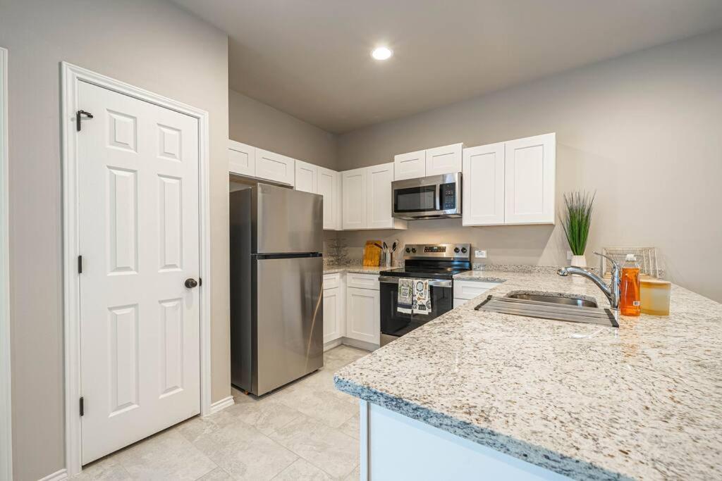 Gorgeous, Brand New 3 Bedrooms Home- Built 2024, Near Seaworld & Lackland Afb Σαν Αντόνιο Εξωτερικό φωτογραφία