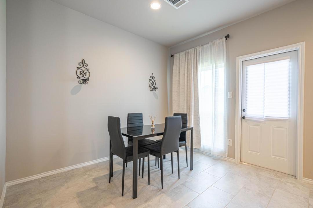 Gorgeous, Brand New 3 Bedrooms Home- Built 2024, Near Seaworld & Lackland Afb Σαν Αντόνιο Εξωτερικό φωτογραφία